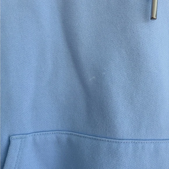ALO Yoga Accolade Relaxed Hoodie in Seashell Blue - Picture 4 of 7